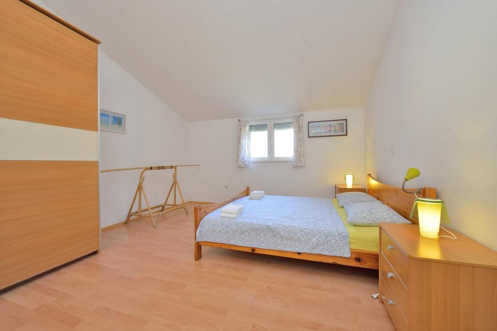 Apartments Yvonne Pakoštane Εξωτερικό φωτογραφία