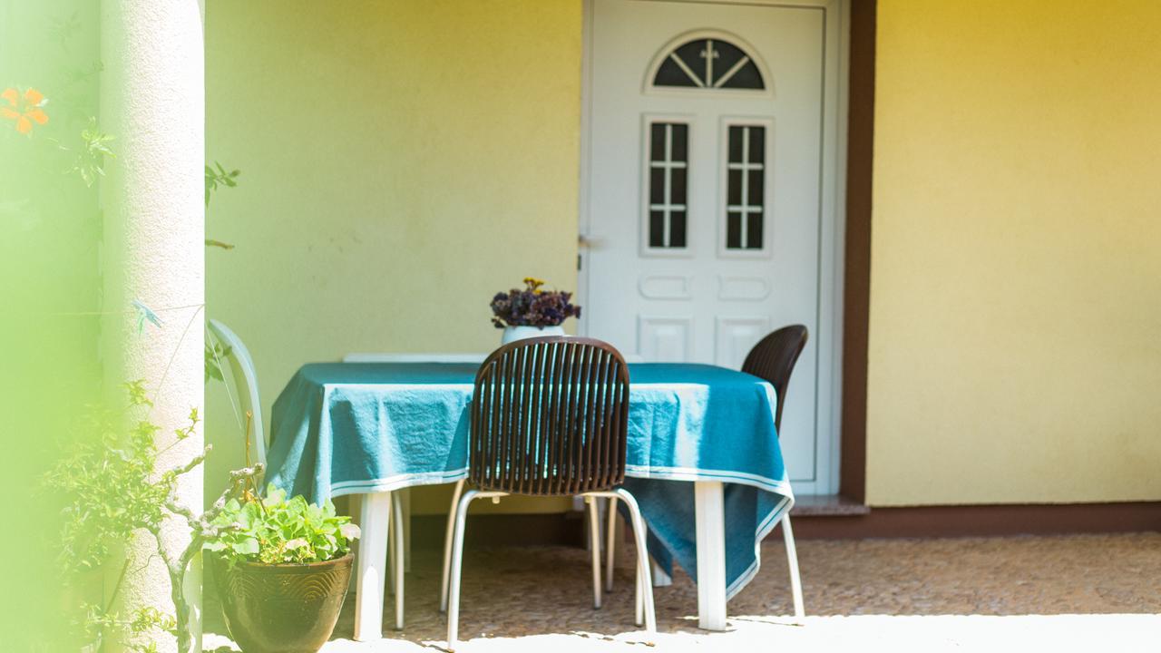 Apartments Yvonne Pakoštane Εξωτερικό φωτογραφία